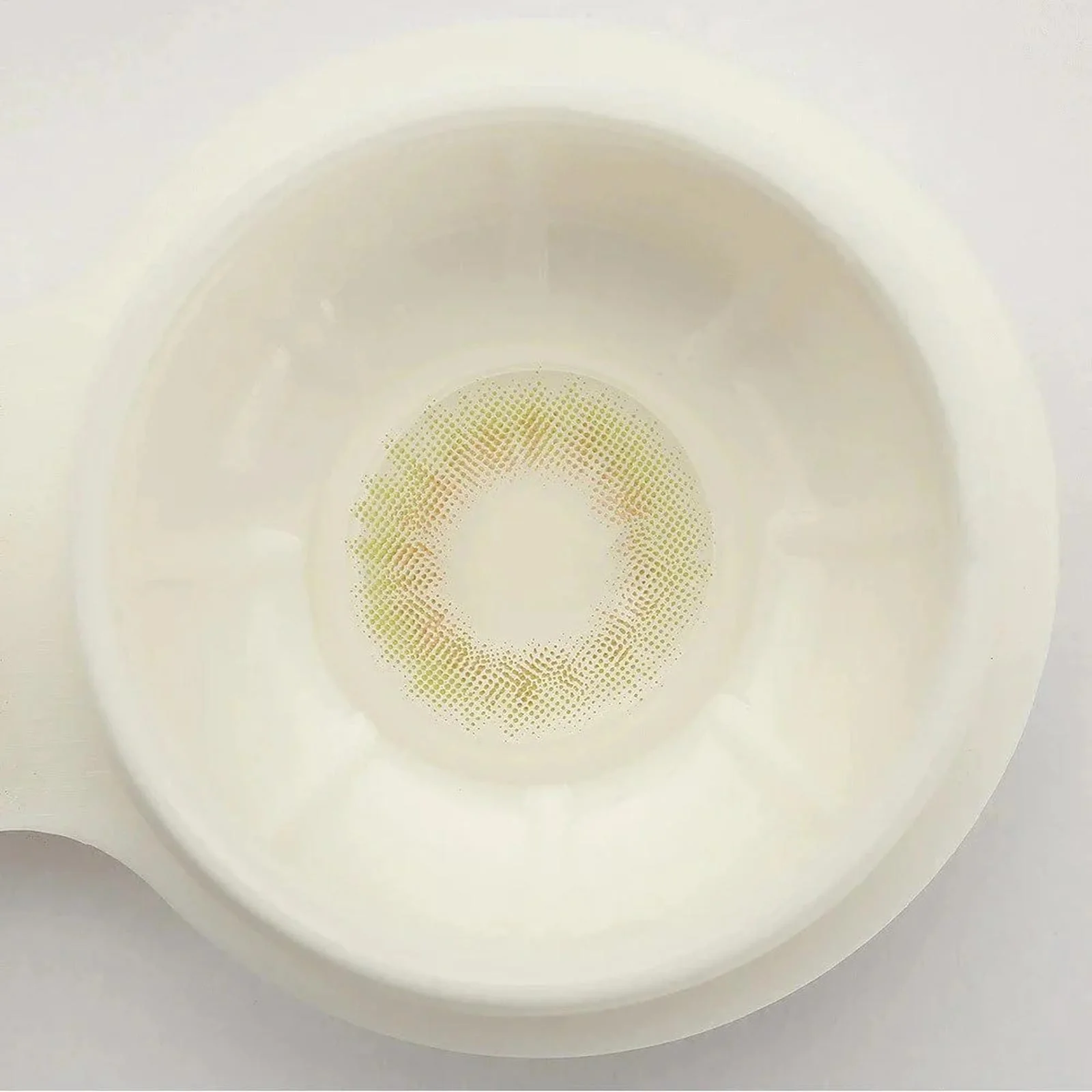 Spanish Real Olive Coloured Contacts - Image 9